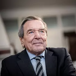 Als wichtigste Entscheidung seiner Amtszeit nannte Schr&ouml;der unter anderem sein Nein zur Beteiligung am Irak-Krieg. - &copy; Michael Kappeler/dpa