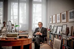 Von der SPD w&uuml;nscht sich Schr&ouml;der, dass sie sich wieder auf ihre Anti-Kriegs-Traditionen besinnt. - &copy; Michael Kappeler/dpa