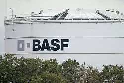 Der Chemieriese leidet unter gestiegenen Energiepreisen und Kostendruck. Einige Produktionsanlagen wurden schon geschlossen. Weitere k&ouml;nnten am gr&ouml;&szlig;ten Standort folgen. - &copy; Uwe Anspach/dpa