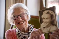 Die Unterfr&auml;nkin kam zur Hochzeit ihres Mannes an die Mosel. (Archivbild) - &copy; Harald Tittel/dpa