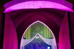 Mit dem ungew&ouml;hnlichem Format will die evangelische Predigergemeinde vor allem Menschen zwischen 25 und 35 Jahren ansprechen. - &copy; Michael Reichel/dpa