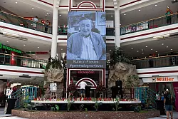 Im Lugner-Shoppingcenter war auch eine Gedenkst&auml;tte eingerichtet. (Archivbild) - &copy; Tanja Ungerb&ouml;ck/APA/dpa