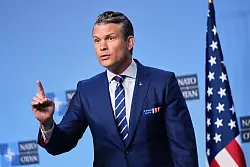 Hegseth droht Russland. (Archivbild) - © Virginia Mayo/AP/dpa