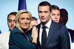 Bardella ist der politische Ziehsohn von Le Pen. (Archivbild) - &copy; Thomas Padilla/AP/dpa