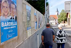 Bei der vorgezogenen Parlamentswahl 2024 warb das Rassemblement National mit Bardella als k&uuml;nftigem Premierminister. (Archivbild) - &copy; Jean-Francois Badias/AP