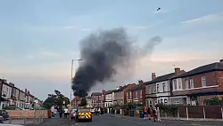 Nach einer Mahnwache wurde zunächst eine Moschee attackiert. - © Pat Hurst/PA Wire/dpa