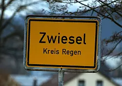 Zwiesel ist eine Kleinstadt mit rund 9.000 Einwohnern unweit der Grenze zu Tschechien. (Archivbild) - &copy; picture alliance / dpa