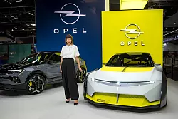 Opel stimmt auf die Zukunft des Corsa ein und zeigt ein entsprechendes GSE-Konzept mit 800 PS. - © Opel Automobile GmbH/dpa-tmn
