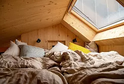 Große Fragen rund ums kleine Haus: Rückzugsort fürs Wochenende oder Hauptwohnsitz? Davon hängt beim Tiny House vieles ab. - © Bernd Diekjobst/dpa-tmn
