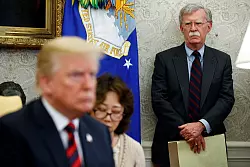 John Bolton war Trumps Berater, jetzt sind sie zerstritten. (Archivbild) - © Evan Vucci/AP/dpa