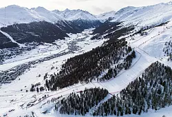 Die Li Zeta Slope ist eine der bekanntesten Pisten in Livigno: Sie verl&auml;uft wie ein Z auf dem Berg. - &copy; Giovanni Levi/Livigno NEXT/dpa-tmn