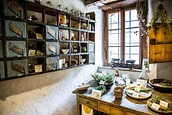 Schmuggelei, die Arbeit auf den Almen - aber auch die &ouml;rtliche Kulinarik: Von alldem erz&auml;hlt die Ausstellung im &laquo;MUS!&raquo;. - &copy; Erika Pasin/Livigno NEXT/dpa-tmn