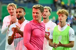 Stuttgarts Torwart Alexander Nübel nach dem Spiel. - © Swen Pförtner/dpa