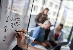 Das gro&szlig;e Ganze in kleinere Punkte unterteilen, raten Experten. - &copy; Oliver Berg/dpa/dpa-tmn