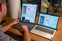 Eine ganze Seite und noch ein wenig mehr - das gibt es links auf dem Thinkbook. Auf dem normalen Notebook m&uuml;sste man jetzt scrollen. - &copy; Nico Tapia/dpa-tmn