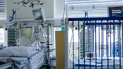 Der neue Krankenhausplan für NRW orientiert sich nicht mehr an der Bettenzahl, sondern am tatsächlichen Bedarf und klaren Qualitätsvorgaben - für viele Kliniken bedeutet das Einschnitte. (Symbolbild) - © Rolf Vennenbernd/dpa