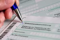 Eine steuerliche Entlastung kommt r&uuml;ckwirkend. (Archivbild) - &copy; Hans-J&uuml;rgen Wiedl/ZB/dpa