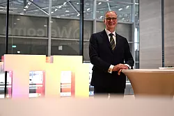 Messechef Wolfram Diener verspricht sich viel vom Auslandsgesch&auml;ft seiner Firma. - &copy; Wolf von Dewitz/dpa