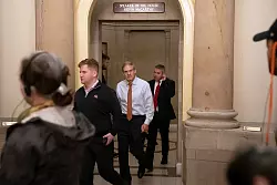 Jim Jordan verl&auml;sst das B&uuml;ro des Sprechers des Repr&auml;sentantenhauses. - &copy; Mark Schiefelbein/AP