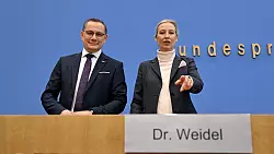 Die Parteivorsitzende der AfD, Alice Weidel, schielt schon auf die nächste Bundestagswahl. - © Sören Stache/dpa