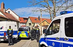 Der Notruf ging bei der Polizei um 6.30 Uhr am Freitag ein. - © Katrin Zeiss/dpa