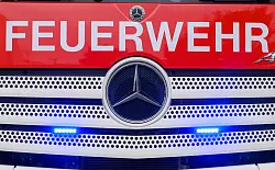 Die Feuerwehr ist zu einem brennenden Lkw auf der A3 ausger&uuml;ckt. (Symbolbild) - &copy; Klaus-Dietmar Gabbert/dpa