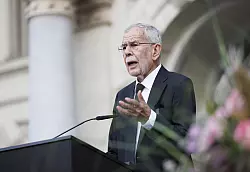 Bundespräsident Alexander van der Bellen schaltet sich in die Waffen-Debatte ein. - © Erwin Scheriau/APA/dpa