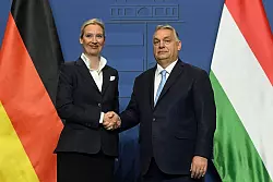 AfD-Chefin Alice Weidel und der ungarische Ministerpräsident, Viktor Orban, trafen sich im Februar in Budapest. (Archivfoto) - © Szilard Koszticsak/MTI/AP/dpa
