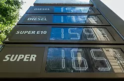 Tanken und Heizen waren im Juni günstiger als vor einem Jahr. - © Soeren Stache/dpa