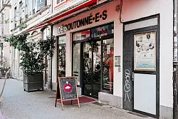 (D&eacute;)boutonn&eacute;es ist laut Mitgr&uuml;nderin Ad&egrave;le Roy das erste offizielle Gesch&auml;ft f&uuml;r gebrauchtes Sexspielzeug in Frankreich. - &copy; Marius Bulling/dpa