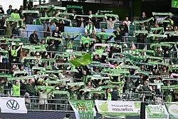Der VfL Wolfsburg ist beim Hamburger SV zu Gast. - © Swen Pförtner/dpa