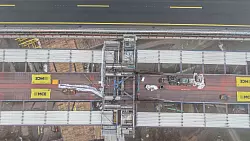 Auch auf der Gegenfahrbahn klafft nun keine L&uuml;cke mehr: Zweite &laquo;Stahlhochzeit&raquo; bei der Rahemdetalbr&uuml;cke auf der A45. - &copy; Alex Talash/dpa