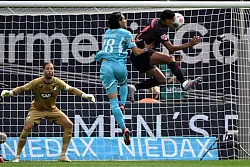 Jarell Quansah trifft zum 1:0. - &copy; Federico Gambarini/dpa