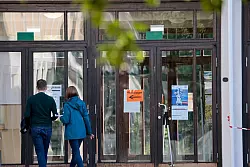 Vor allem in gr&ouml;&szlig;eren St&auml;dten haben viele Menschen ihre Stimmen bereits per Briefwahl abgegeben. - &copy; Thomas Banneyer/dpa