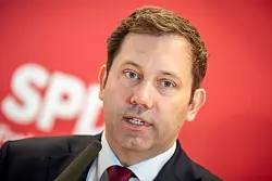 Beim neuen SPD-Fraktionschef st&ouml;&szlig;t die parlamentarische Anfrage der Union auf Unverst&auml;ndnis. - &copy; Michael Kappeler/dpa