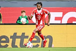 Aktuell eine der größten Bayern-Hoffnungen: Michael Olise. - © Harry Langer/dpa