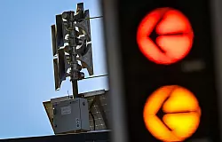 Für viele Menschen in Berlin war der Probealarm per Sirene ungewohnt. - © Jens Kalaene/dpa