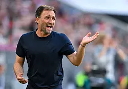 Bayern-Coach José Barcala: Zum Auftakt gleich in Barcelona (Archivbild) - © Sven Hoppe/dpa