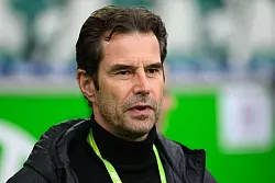 Knackige Gegner für den VfL Wolfsburg und Sportchef Ralf Kellermann (Archivbild) - © Swen Pförtner/dpa