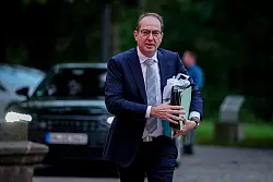 Alexander Dobrindt setzt auf eine Versch&auml;rfung der Asylpolitik. (Archivbild) - &copy; Kay Nietfeld/dpa