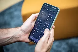 Nothing OS clustert die Apps nach Kategorien. Auch wenn die Übersetzung ins Deutsche gelegentlich etwas missglückt («Versorgungsunternehmen» für «Utilities») klappt das meistens ganz gut. - © Zacharie Scheurer/dpa-tmn