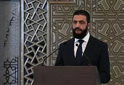 Syriens Übergangspräsident Scharaa ist um internationale Akzeptanz bemüht. - © Moawia Atrash/dpa