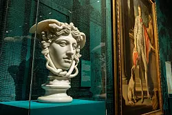 Zu sehen in der Ausstellung «The Grand Tour» im Mauritshuis: Kopf der Medusa. - © Mauritshuis/dpa-tmn