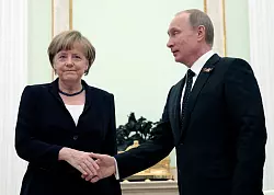 Kritiker werfen Merkel einen naiven Umgang mit dem russischen Pr&auml;sidenten Wladimir Putin vor. (Archivbild) - &copy; picture alliance / dpa