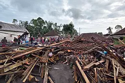 Durch die Eruption lagen mehrere H&auml;user in Schutt und Asche. - &copy; Wawan Sugiarto/AP/dpa