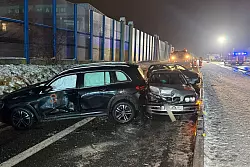 In Lichtenfels in Bayern kam es zu einer Massenkarambolage. - &copy; News5/Ferdinand Merzbach/NEWS5/dpa