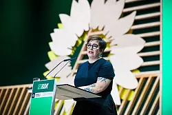 Sachsen-Anhalt sei mehr als ein Bindestrich-Land mit Nazi-Problemen, sagt Susan Sziborra-Seidlitz. Sie soll die Grünen als Spitzenkandidatin in die Landtagswahl in Sachsen-Anhalt nächstes Jahr führen. - © Moritz Frankenberg/dpa