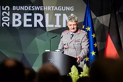 Der Chef des Operativen F&uuml;hrungskommandos der Bundeswehr, Alexander Sollfrank: Russland hat trotz Ukraine-Krieges sehr gro&szlig;es Milit&auml;rpotential. - &copy; Christoph Soeder/dpa