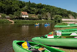 Einsteigen und los: Eine Einführung vor der Paddeltour gab es nicht. - © Andreas Drouve/dpa-tmn