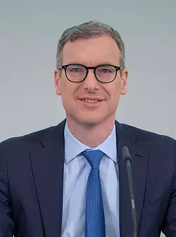 Neuer Konzernchef wird der bisherige Finanzvorstand Christoph Jurecka (Archiv) - © Lino Mirgeler/dpa